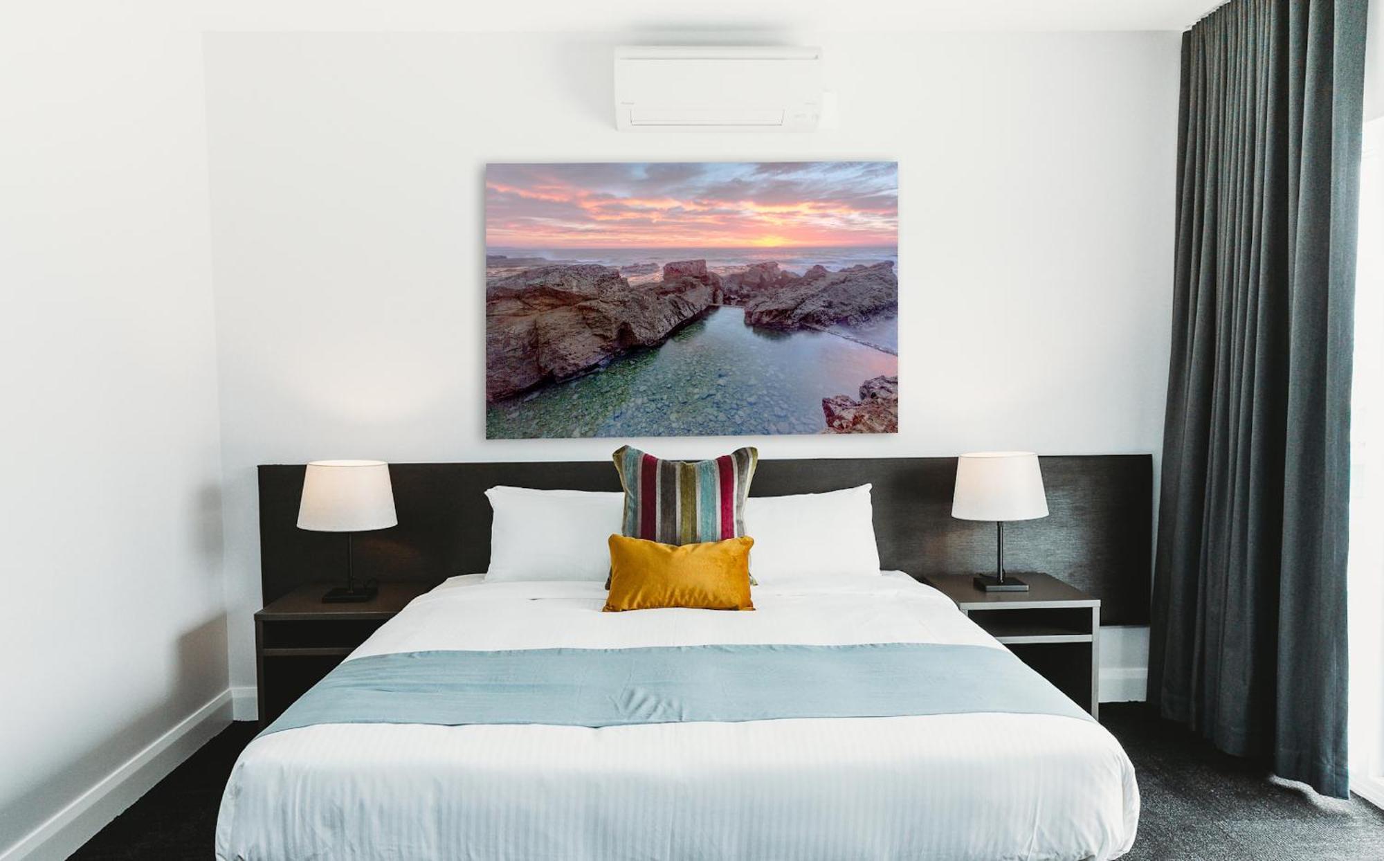 Coniston Hotel Wollongong Room photo